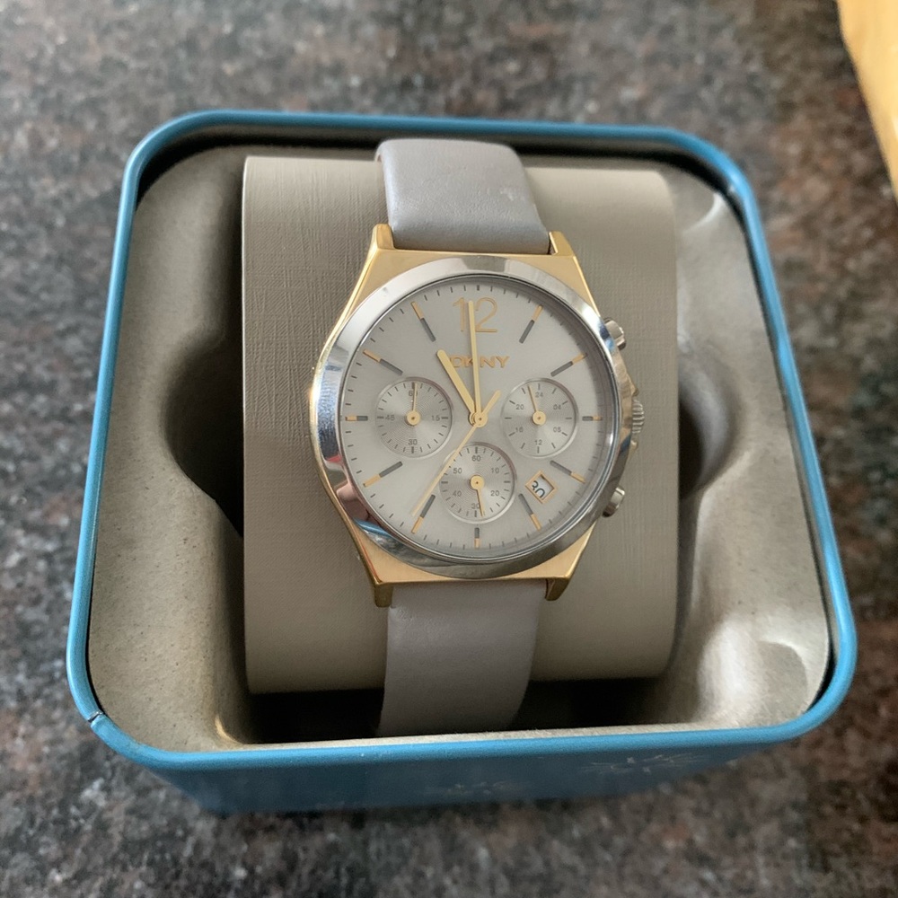 Grey DKNY watch, new condition